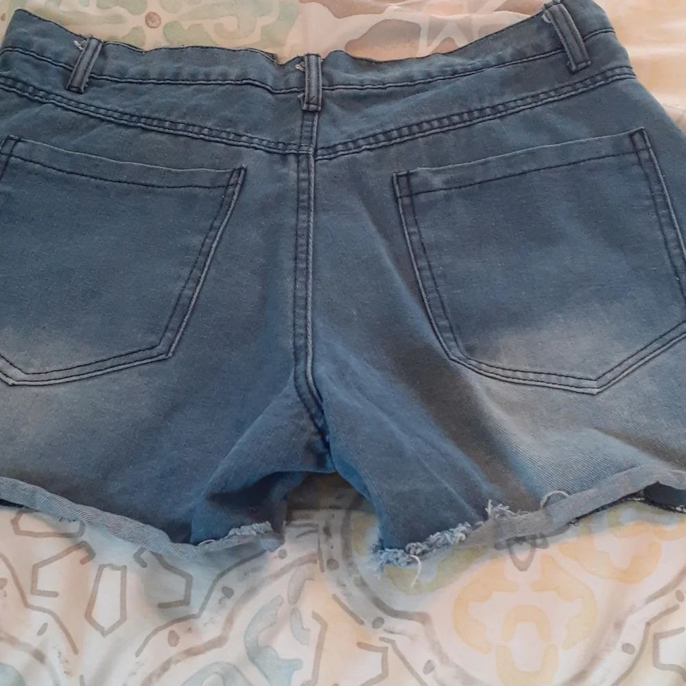 Miss Look colorful distressed jean shorts size large - Picture 4 of 7